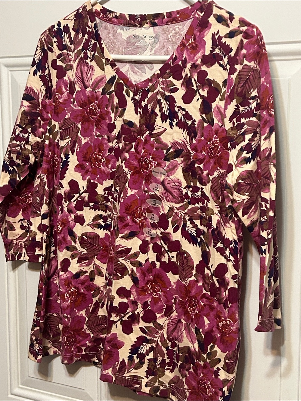 Studio Works Cream Long Sleeve V-Neck Top with Magenta Floral Print NWT
